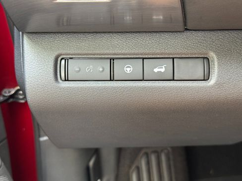 Used 2023 Nissan Pathfinder SL FWD image 16