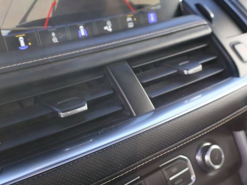 Used 2022 GMC Yukon SLT w/ SLT Premium Package image 33