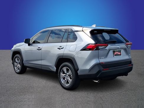 Used 2025 Toyota RAV4 LE AWD/4WD image 6