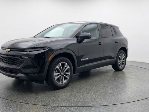 Used 2025 Chevrolet Equinox LT image 3