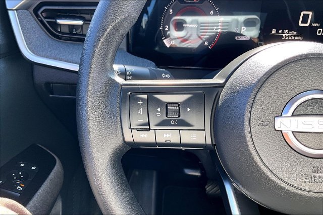 Used 2026 Nissan Kicks SV FWD image 11