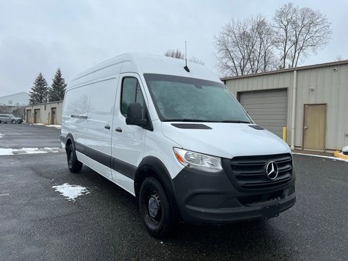 Used 2022 Mercedes-Benz Sprinter 2500 image 8