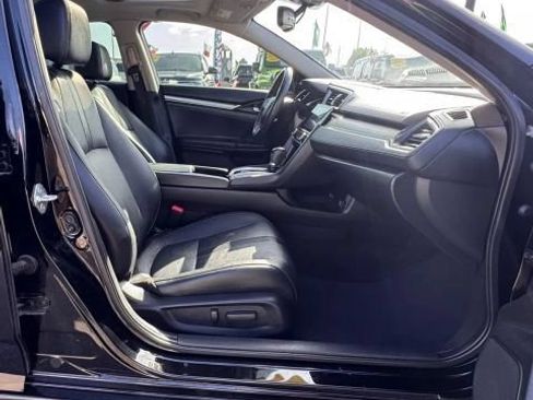 Used 2018 Honda Civic Touring image 15