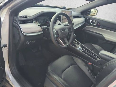 Used 2025 Jeep Compass Limited AWD/4WD image 10