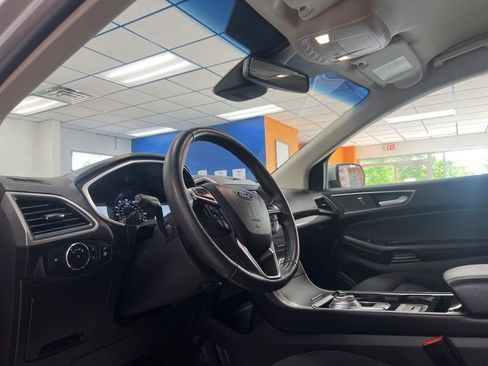 Used 2019 Ford Edge SEL AWD/4WD image 19