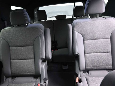 Used 2024 Chevrolet Traverse LT image 14