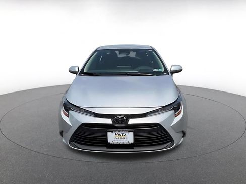 Used 2025 Toyota Corolla LE FWD image 5