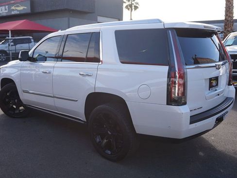 Used 2019 Cadillac Escalade Platinum image 4