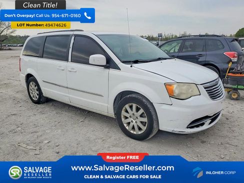 Used 2014 Chrysler Town & Country Touring image 5