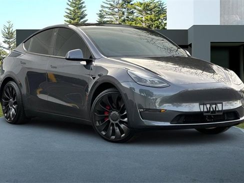 Used 2022 Tesla Model Y Performance image 2