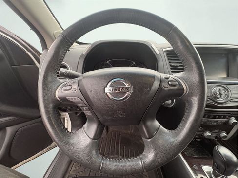 Used 2015 Nissan Pathfinder Platinum image 17