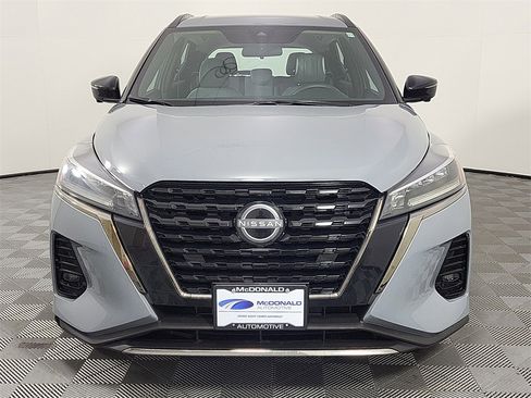 Used 2024 Nissan Kicks SR w/ SR Premium Package image 7