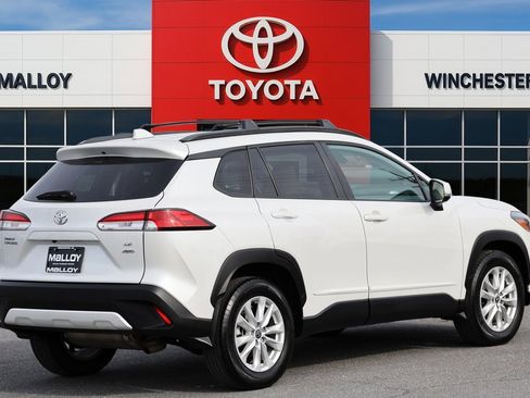 Used 2022 Toyota Corolla Cross LE image 5