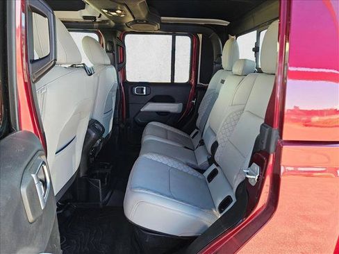 Used 2021 Jeep Gladiator Overland image 20