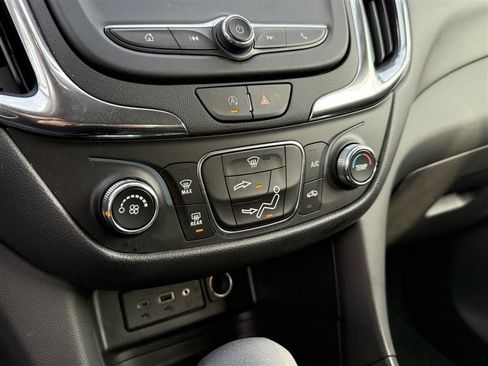 Used 2023 Chevrolet Equinox LT AWD/4WD image 23