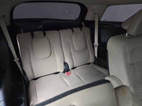 Used 2021 Ford Explorer XLT RWD image 42