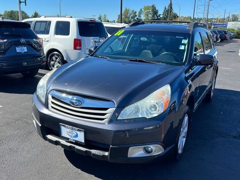 Used 2011 Subaru Outback 2.5i Premium AWD/4WD image 4