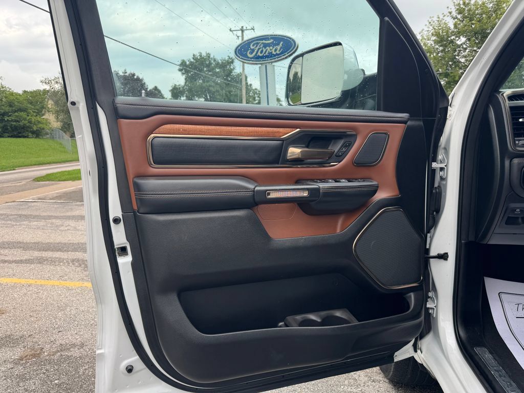 Used 2024 RAM 1500 Limited AWD/4WD image 19