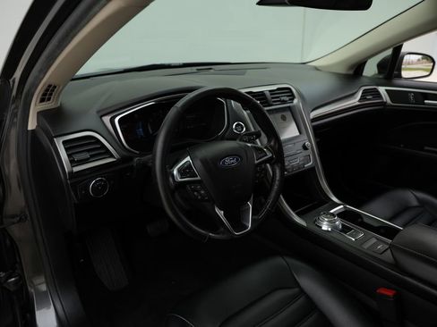 Used 2019 Ford Fusion SEL FWD image 13