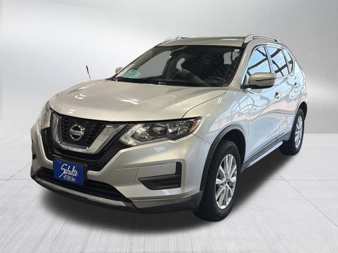 Used 2017 Nissan Rogue SV AWD/4WD image 3