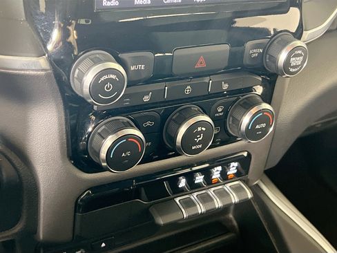 Used 2019 RAM 1500 Big Horn image 16