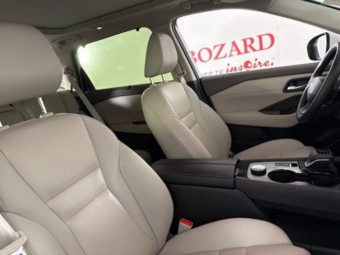 Used 2025 Nissan Rogue SL w/ SL Premium Package AWD/4WD image 16