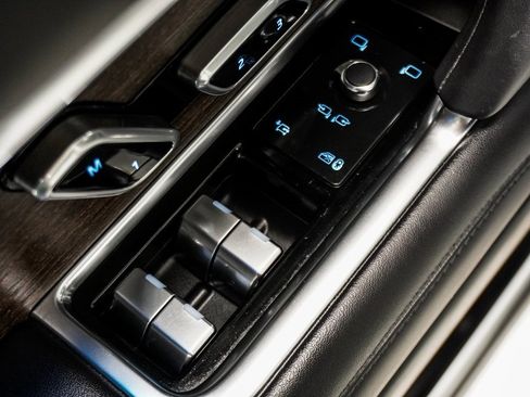 Used 2023 Land Rover Range Rover SE image 37