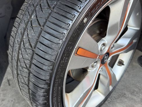 Used 2012 Hyundai Veloster w/ Style Pkg FWD image 15