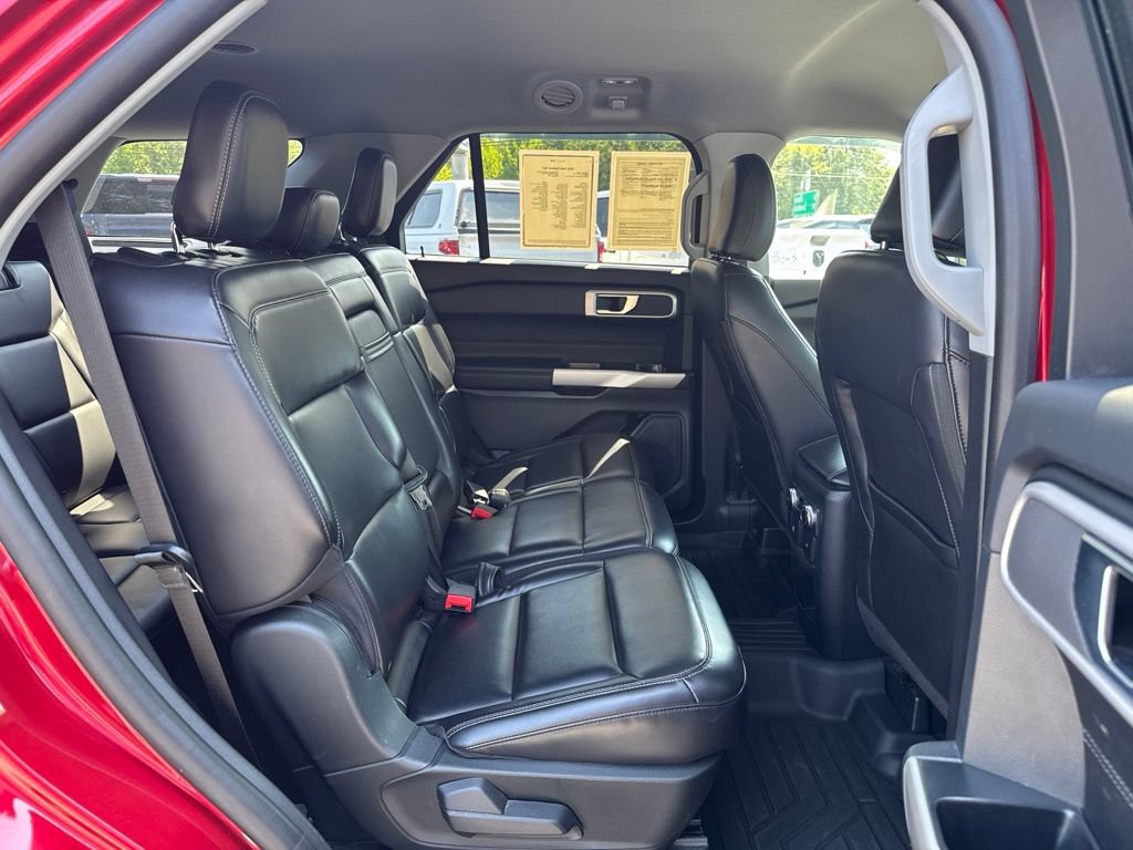 Used 2021 Ford Explorer XLT w/ Equipment Group 202A AWD/4WD image 14