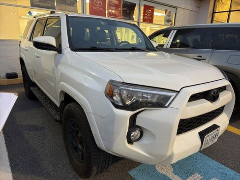 Used 2019 Toyota 4Runner SR5 image 2