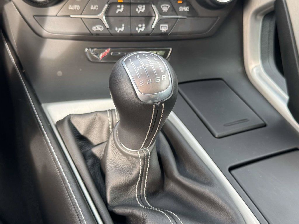 Used 2015 Chevrolet Corvette Stingray Coupe RWD image 28