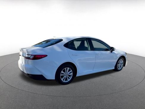 Used 2025 Toyota Camry LE image 14
