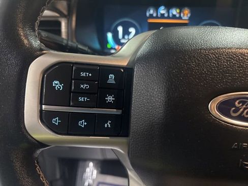 Used 2023 Ford Expedition Limited image 19