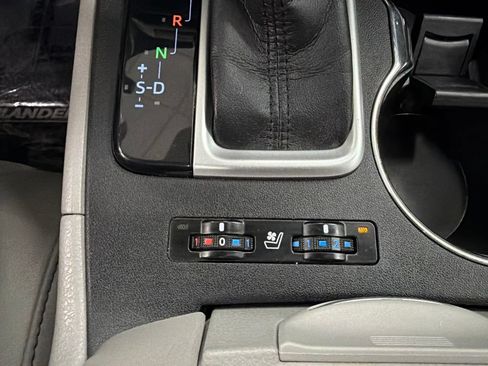 Used 2015 Toyota Highlander Limited FWD image 21