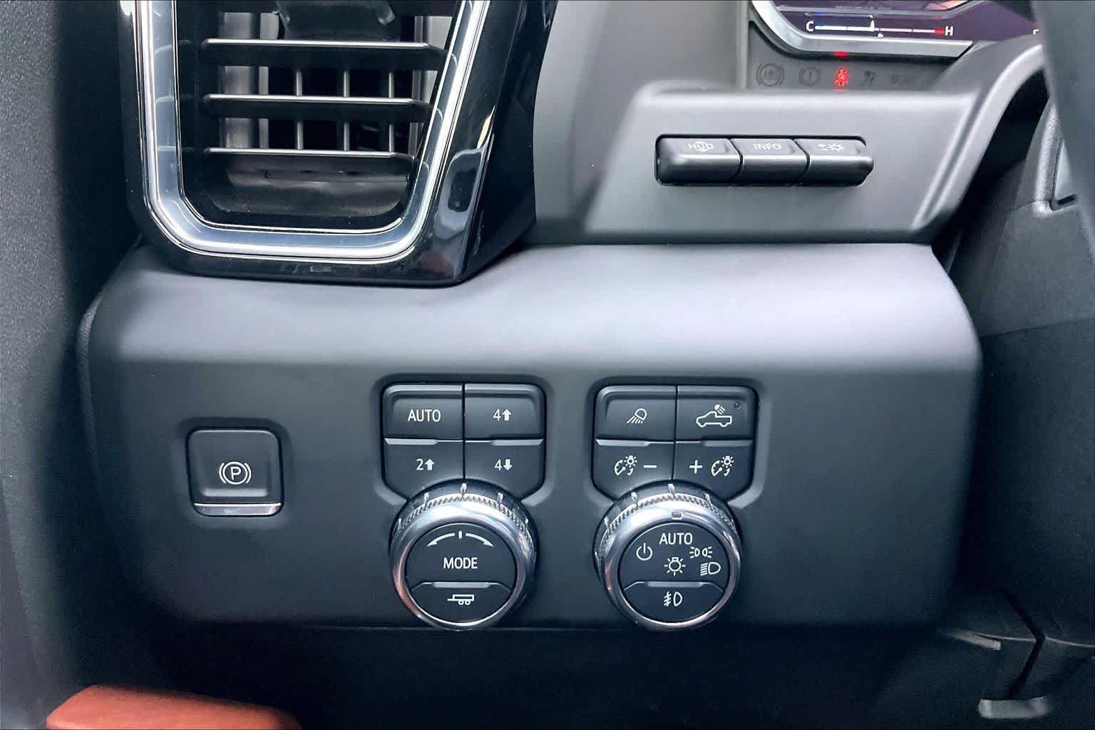 Used 2024 GMC Sierra 2500 Denali Ultimate AWD/4WD image 67