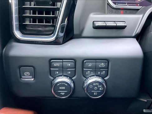Used 2024 GMC Sierra 2500 Denali Ultimate AWD/4WD image 67