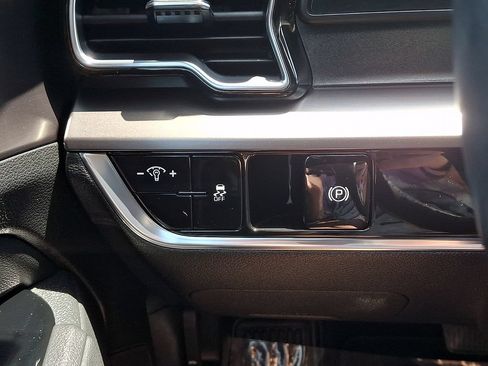 Used 2023 Kia Sportage EX FWD image 22