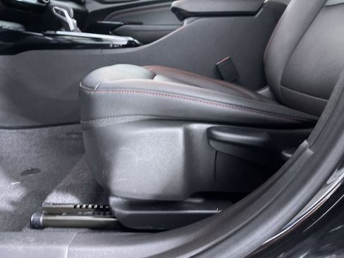 Used 2025 Chevrolet Trax RS w/ Driver Confidence Package image 13