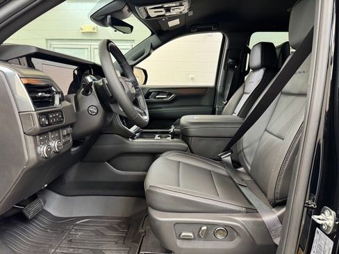 New 2026 GMC Yukon XL Denali w/ Advanced Technology Package AWD/4WD image 11
