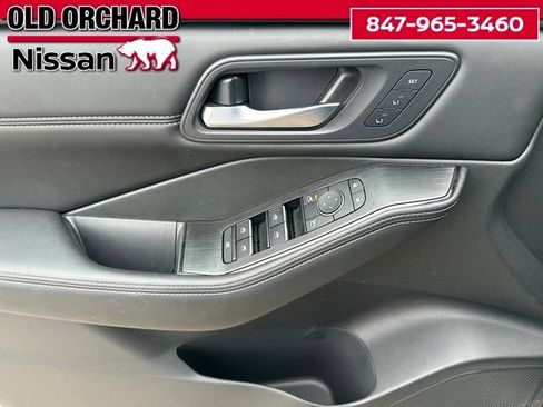 Used 2023 Nissan Rogue SL w/ SL Premium Package AWD/4WD image 9