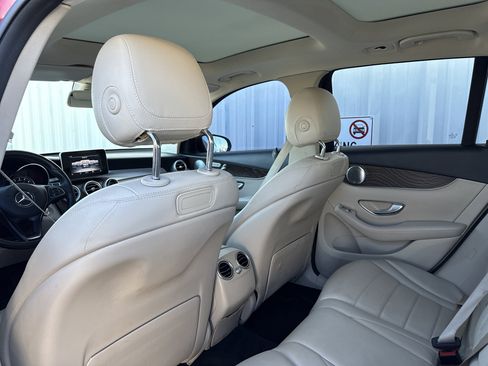 Used 2019 Mercedes-Benz GLC 300 GLC 300 image 28