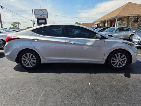 Used 2016 Hyundai Elantra SE w/ Option Group 02 FWD image 6