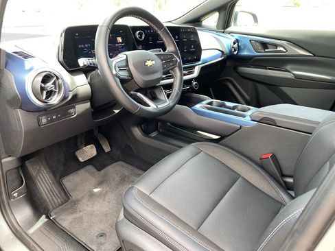 Used 2024 Chevrolet Equinox EV LT FWD image 25