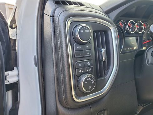 Used 2022 Chevrolet Silverado 1500 RST w/ Redline Edition image 9
