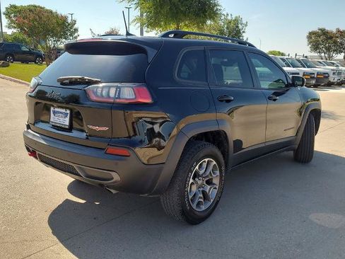 Used 2022 Jeep Cherokee Trailhawk w/ Sun, Sound & Nav Group AWD/4WD image 5