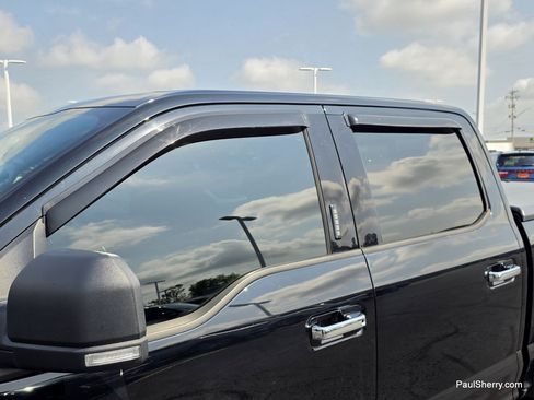 Used 2018 Ford F150 XLT w/ Equipment Group 302A Luxury AWD/4WD image 26