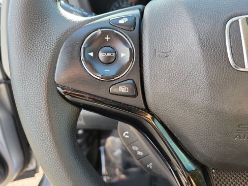 Used 2021 Honda HR-V EX image 18