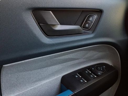 New 2025 Ford Maverick XLT w/ XLT Luxury Package image 16