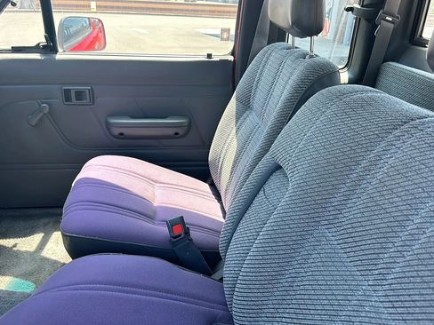 Used 1994 Toyota Pickup DX image 22