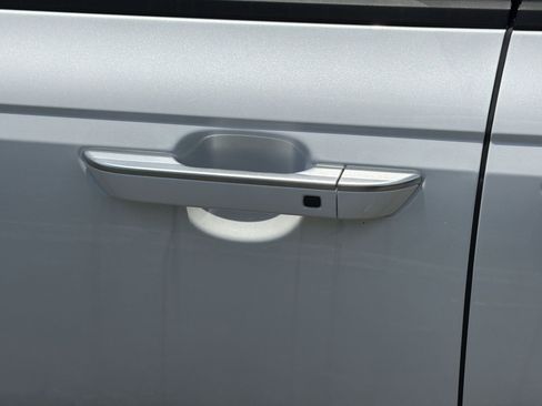 New 2026 Kia Carnival EX FWD image 15